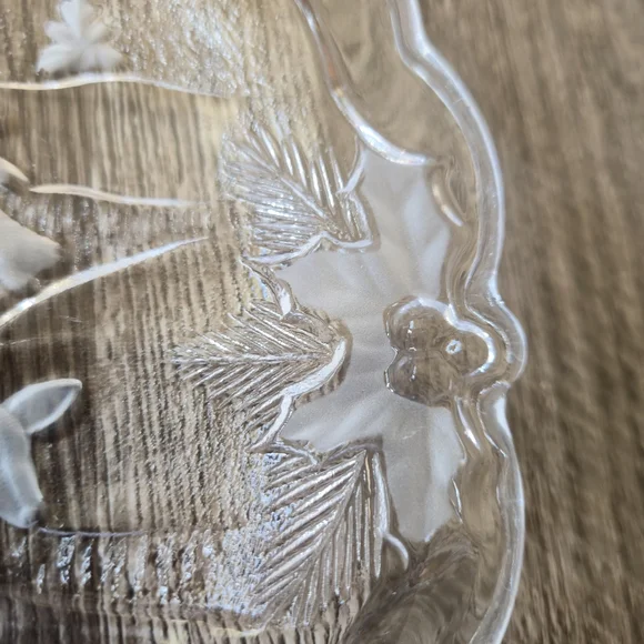 Mikasa Christmas Woods Frosted Glass Oval Platter 10x7 - Picture 3 of 7